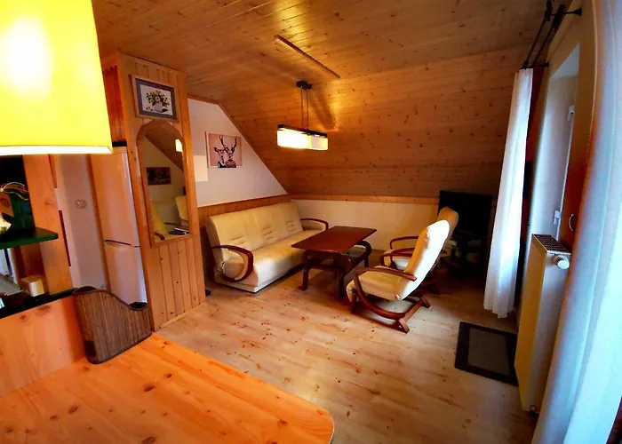 Kamratowo Homestay *